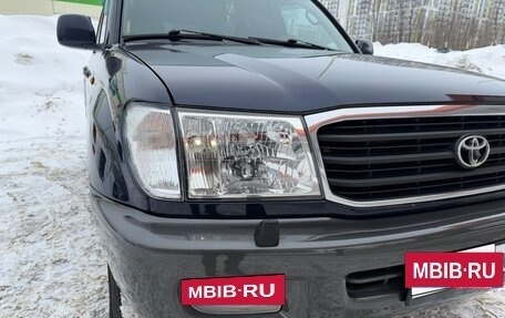 Toyota Land Cruiser 100 рестайлинг 2, 1998 год, 1 580 000 рублей, 5 фотография