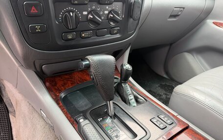 Toyota Land Cruiser 100 рестайлинг 2, 1998 год, 1 580 000 рублей, 32 фотография