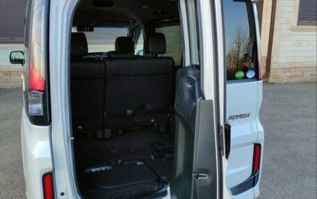 Honda Stepwgn IV, 2018 год, 1 790 000 рублей, 10 фотография