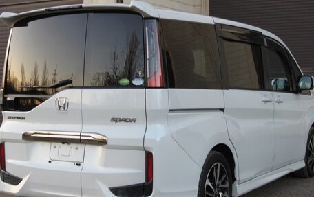 Honda Stepwgn IV, 2018 год, 1 790 000 рублей, 21 фотография