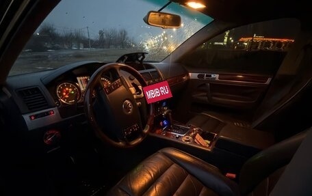 Volkswagen Touareg III, 2003 год, 675 000 рублей, 10 фотография