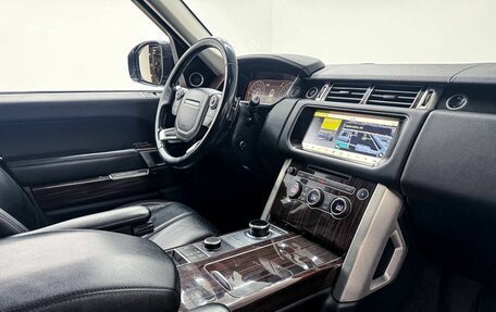 Land Rover Range Rover IV рестайлинг, 2017 год, 4 050 000 рублей, 9 фотография