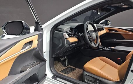 Toyota Camry, 2025 год, 6 800 000 рублей, 10 фотография