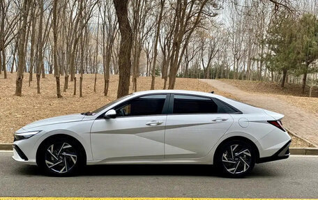 Hyundai Elantra, 2023 год, 1 890 000 рублей, 5 фотография