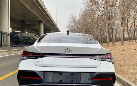 Hyundai Elantra, 2023 год, 1 890 000 рублей, 6 фотография