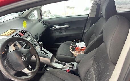 Toyota Auris II, 2010 год, 780 000 рублей, 2 фотография