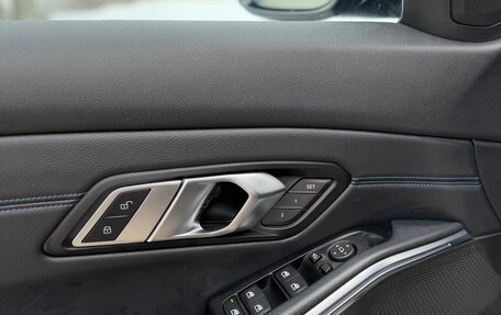 BMW 3 серия, 2019 год, 3 190 000 рублей, 13 фотография