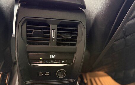 BMW 3 серия, 2019 год, 3 190 000 рублей, 15 фотография