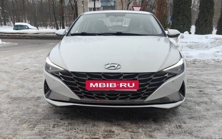 Hyundai Elantra, 2020 год, 1 900 000 рублей, 3 фотография