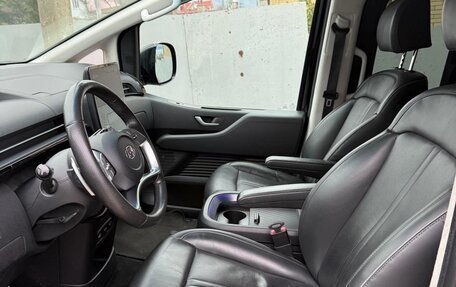 Hyundai Staria, 2021 год, 4 500 000 рублей, 2 фотография