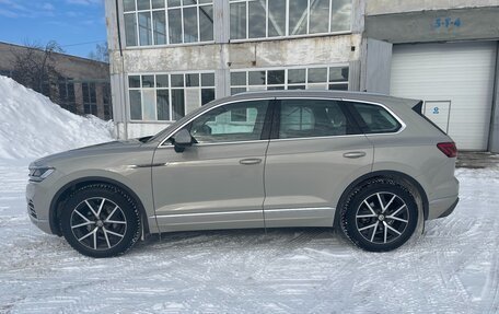 Volkswagen Touareg III, 2022 год, 8 000 000 рублей, 5 фотография