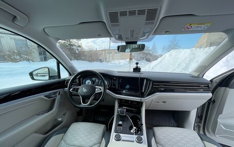 Volkswagen Touareg III, 2022 год, 8 000 000 рублей, 15 фотография