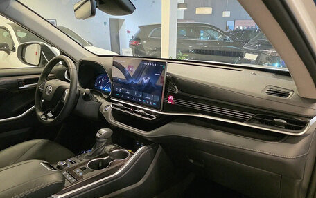 Toyota Highlander, 2026 год, 5 890 000 рублей, 32 фотография