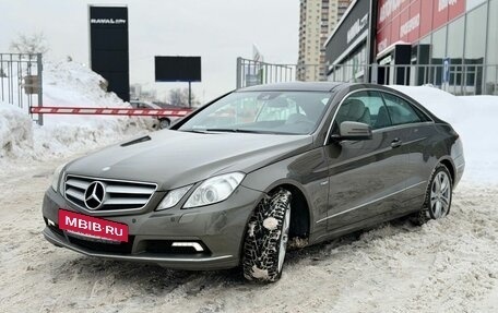 Mercedes-Benz E-Класс, 2010 год, 1 199 000 рублей, 2 фотография