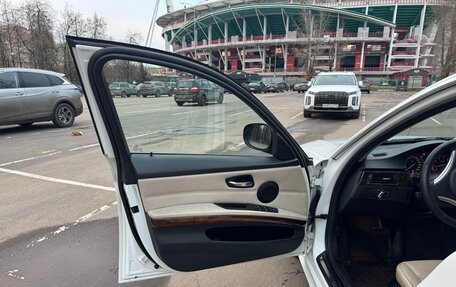 BMW 3 серия, 2011 год, 1 300 000 рублей, 21 фотография