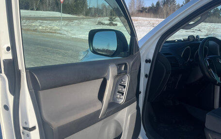 Toyota Land Cruiser Prado 150 рестайлинг 2, 2012 год, 2 850 000 рублей, 11 фотография