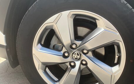 Toyota RAV4, 2021 год, 3 300 000 рублей, 5 фотография