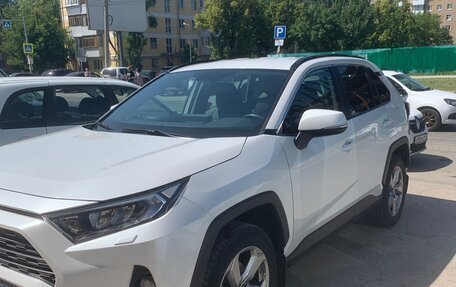 Toyota RAV4, 2021 год, 3 300 000 рублей, 4 фотография