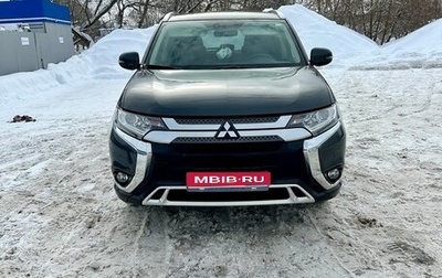 Mitsubishi Outlander III рестайлинг 3, 2021 год, 2 400 000 рублей, 1 фотография