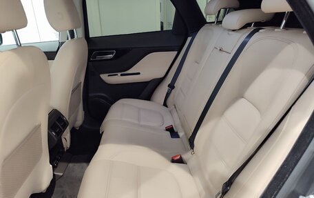 Jaguar F-Pace, 2018 год, 2 870 000 рублей, 10 фотография