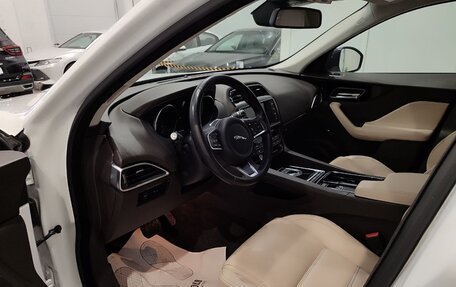 Jaguar F-Pace, 2018 год, 2 870 000 рублей, 8 фотография