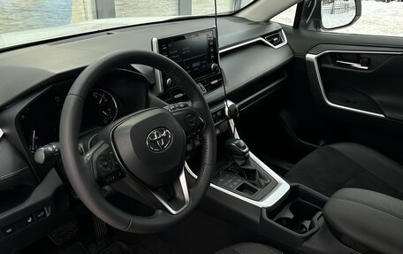 Toyota RAV4, 2021 год, 3 690 000 рублей, 7 фотография