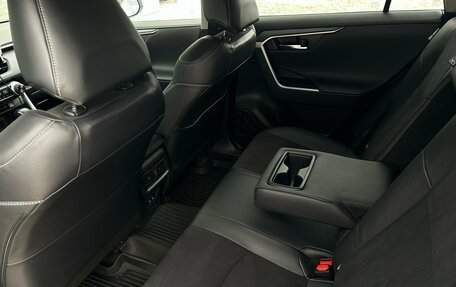 Toyota RAV4, 2021 год, 3 690 000 рублей, 10 фотография