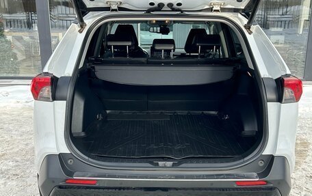 Toyota RAV4, 2021 год, 3 690 000 рублей, 12 фотография