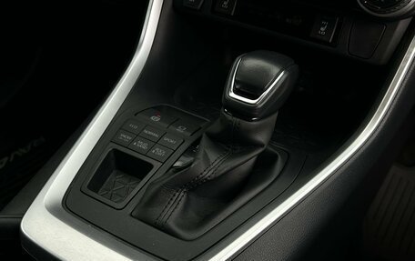 Toyota RAV4, 2021 год, 3 690 000 рублей, 18 фотография