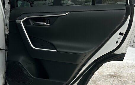 Toyota RAV4, 2021 год, 3 690 000 рублей, 13 фотография