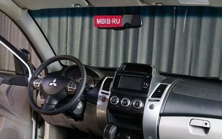 Mitsubishi Pajero Sport II рестайлинг, 2015 год, 1 899 000 рублей, 5 фотография