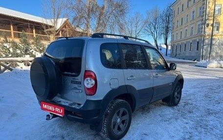Chevrolet Niva I рестайлинг, 2018 год, 930 000 рублей, 3 фотография