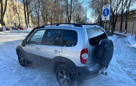 Chevrolet Niva I рестайлинг, 2018 год, 930 000 рублей, 4 фотография