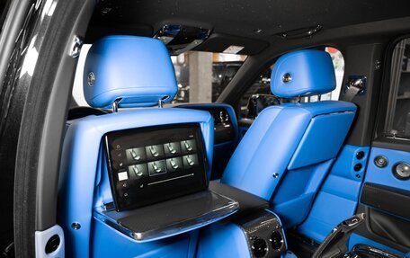 Rolls-Royce Cullinan, 2025 год, 71 000 000 рублей, 10 фотография