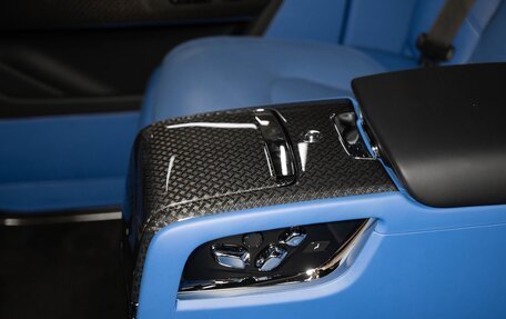 Rolls-Royce Cullinan, 2025 год, 71 000 000 рублей, 14 фотография