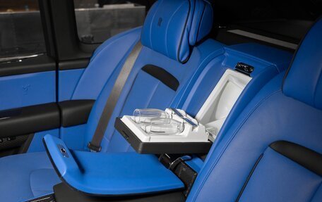 Rolls-Royce Cullinan, 2025 год, 71 000 000 рублей, 13 фотография