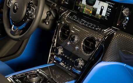 Rolls-Royce Cullinan, 2025 год, 71 000 000 рублей, 21 фотография