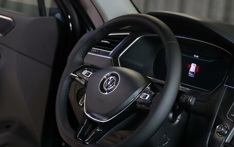 Volkswagen Tiguan II, 2018 год, 2 259 000 рублей, 8 фотография