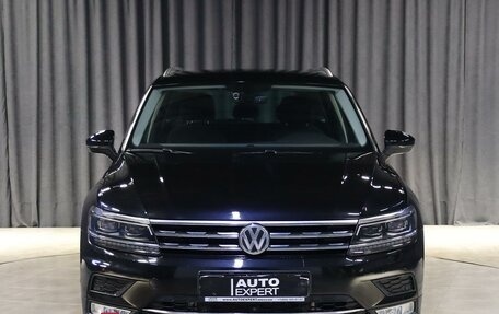 Volkswagen Tiguan II, 2018 год, 2 259 000 рублей, 13 фотография