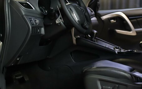 Mitsubishi Pajero Sport III рестайлинг, 2018 год, 2 849 000 рублей, 9 фотография