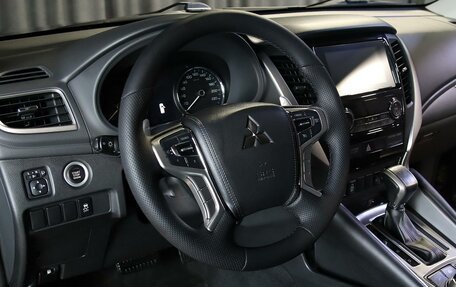 Mitsubishi Pajero Sport III рестайлинг, 2018 год, 2 849 000 рублей, 10 фотография