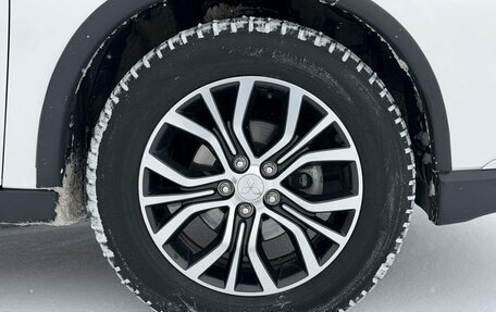 Mitsubishi Outlander III рестайлинг 3, 2018 год, 1 950 000 рублей, 8 фотография