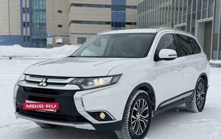 Mitsubishi Outlander III рестайлинг 3, 2018 год, 1 950 000 рублей, 3 фотография