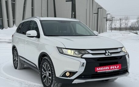 Mitsubishi Outlander III рестайлинг 3, 2018 год, 1 950 000 рублей, 7 фотография