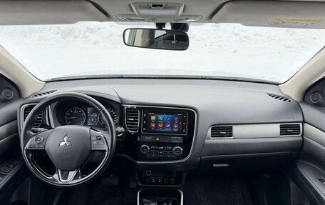 Mitsubishi Outlander III рестайлинг 3, 2018 год, 1 950 000 рублей, 20 фотография