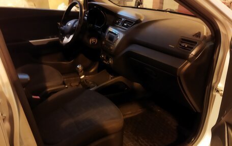 KIA Rio III рестайлинг, 2014 год, 900 000 рублей, 15 фотография