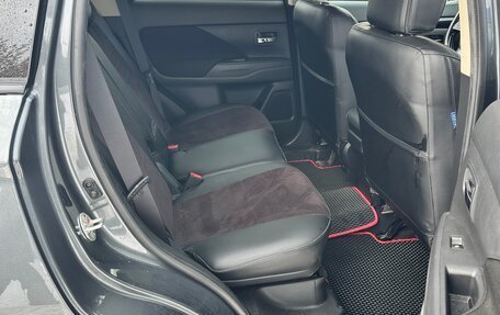 Mitsubishi Outlander III рестайлинг 3, 2021 год, 2 400 000 рублей, 6 фотография