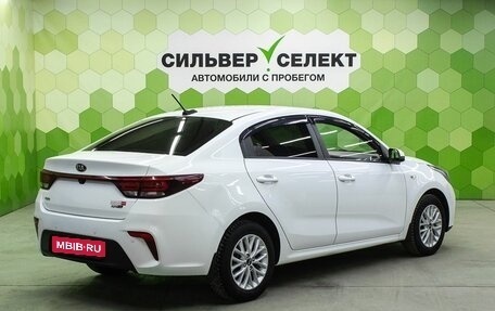 KIA Rio IV, 2018 год, 1 350 000 рублей, 2 фотография
