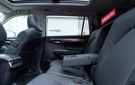 Toyota Highlander, 2025 год, 5 990 000 рублей, 29 фотография