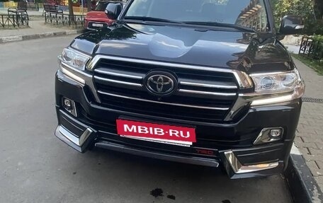 Toyota Land Cruiser 200, 2019 год, 6 950 000 рублей, 3 фотография